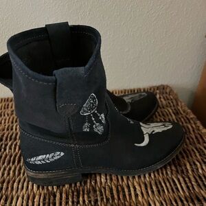 Repurposed cowgirl navy Suede booties 7